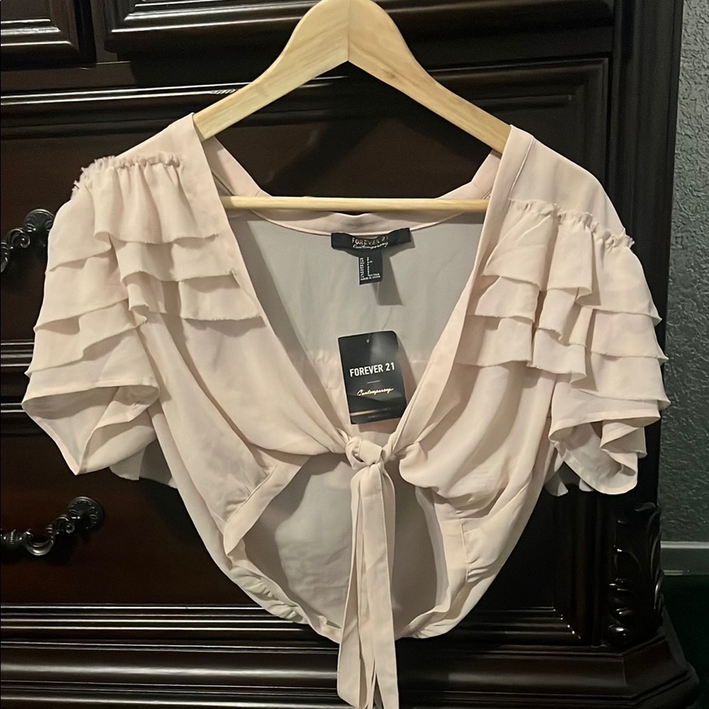Forever 21 Women's Blush Cream Ruffle Top NWT